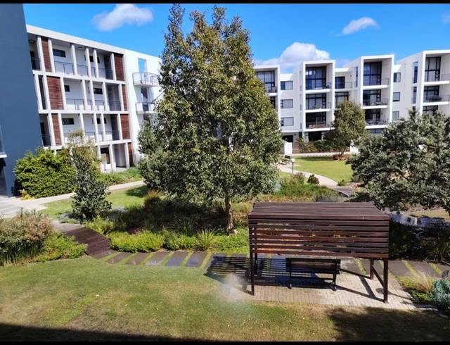 3 BEDROOM APARTMENT FOR SALE IN PAARDEVLEI